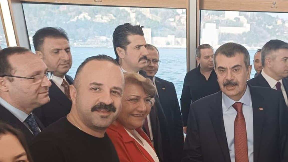 İstanbul İl Milli Eğitim Müdürlüğünün düzenlediği Boğaz gezisinde, Milli Eğitim Bakanımız Yusuf TEKİN öğretmenler bir araya geldi.